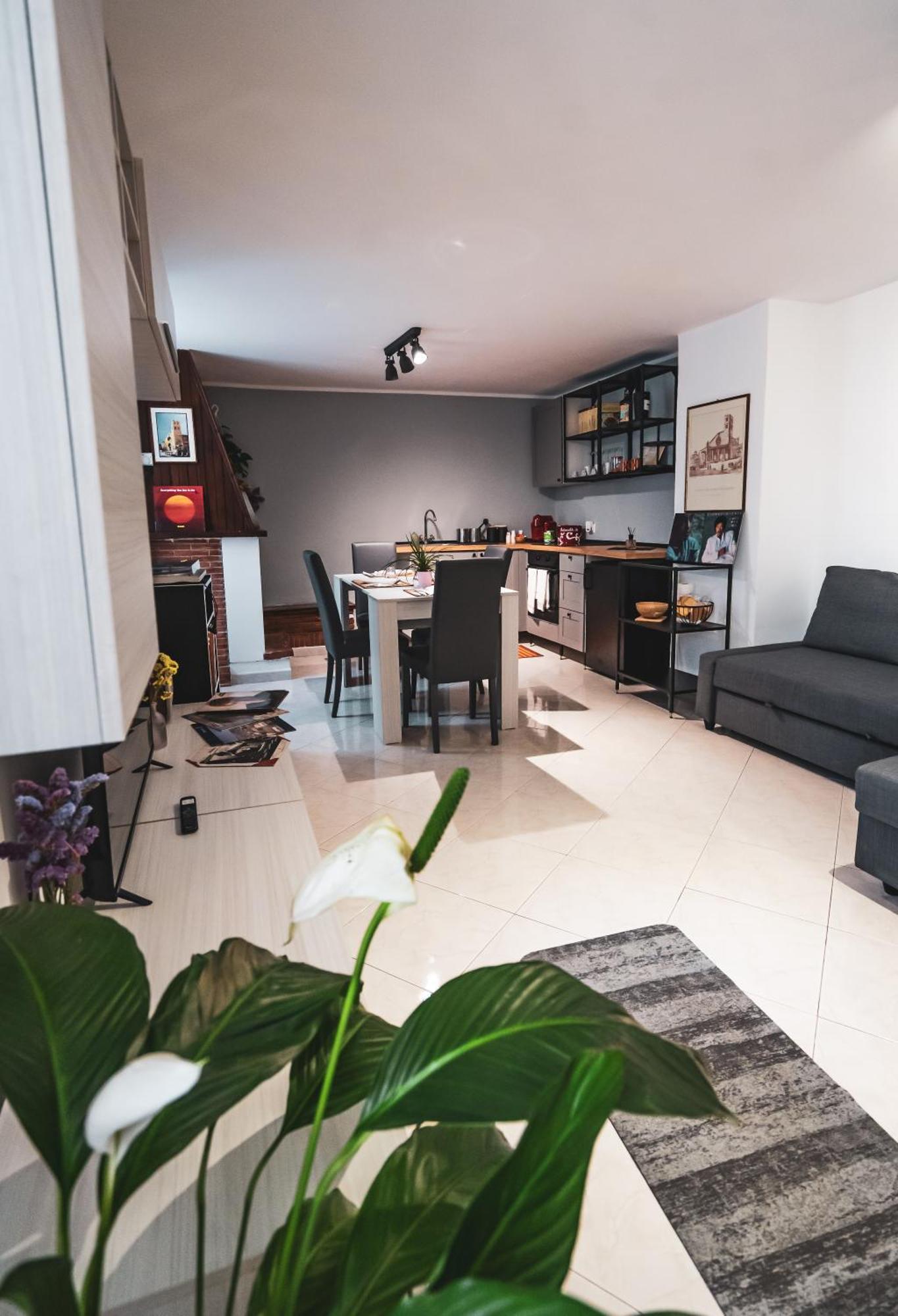 Casina Carina - Intero Appartamento Indipendente Alatri Bagian luar foto